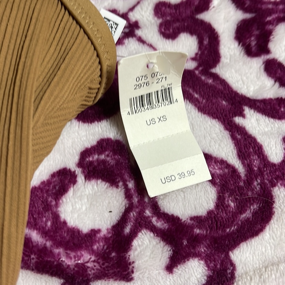 NWT XS Kortni Jeane bronze longline scoop top - Picture 3 of 4